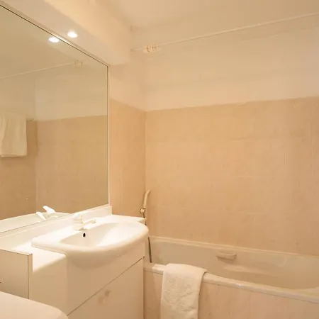 Apartment 3p A Avec Piscine Chauffee - Proche Et Thalasso - Fr-1-477-102 *